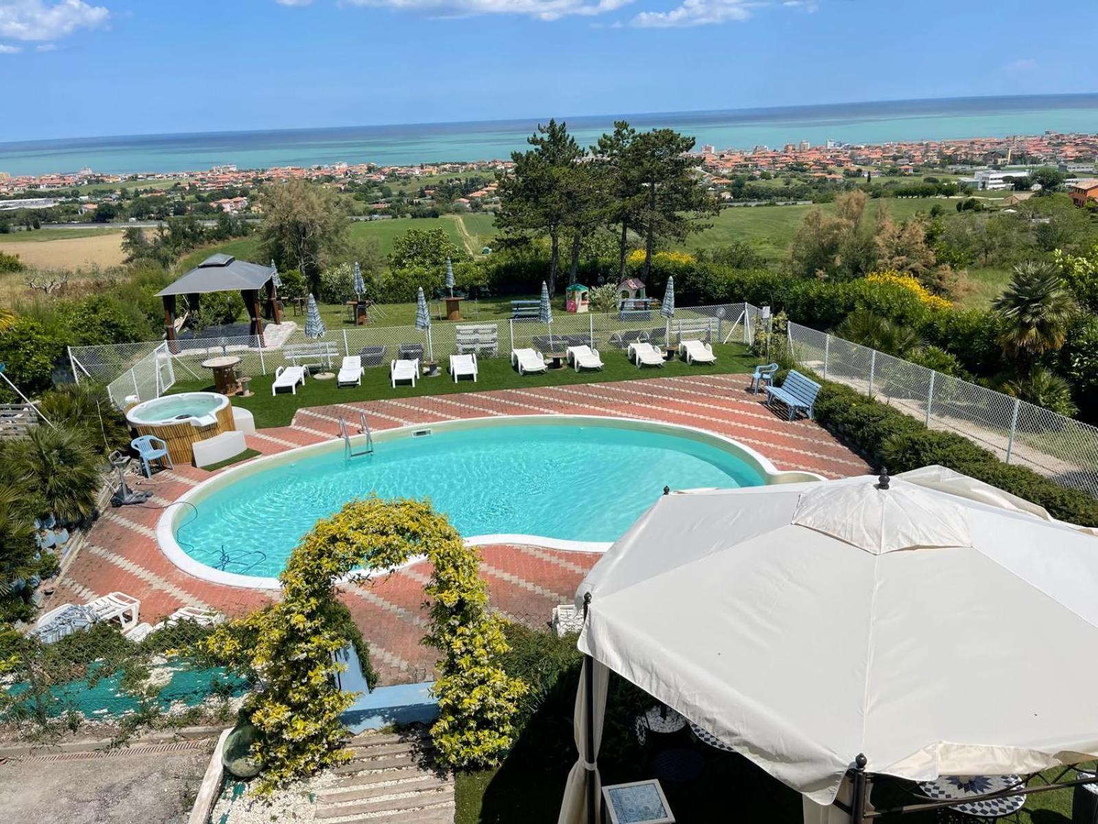 B&B Villa Alma San Costanzo Esterno foto